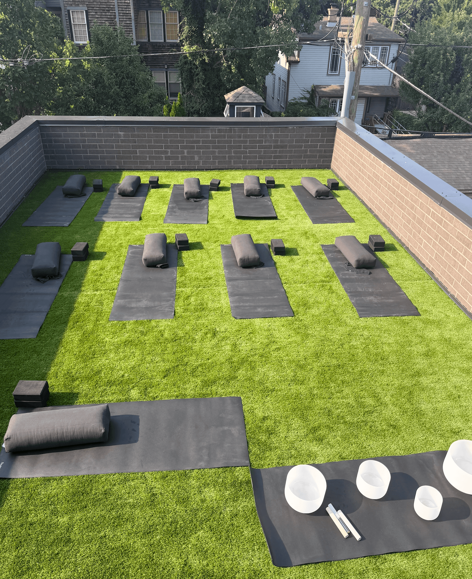 Rooftop yoga x lolla prep