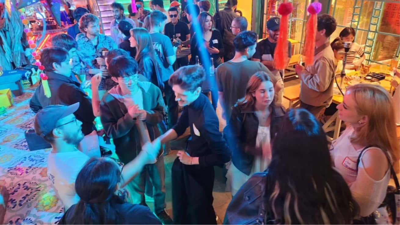 20s 30s Standing Social Party in Paris