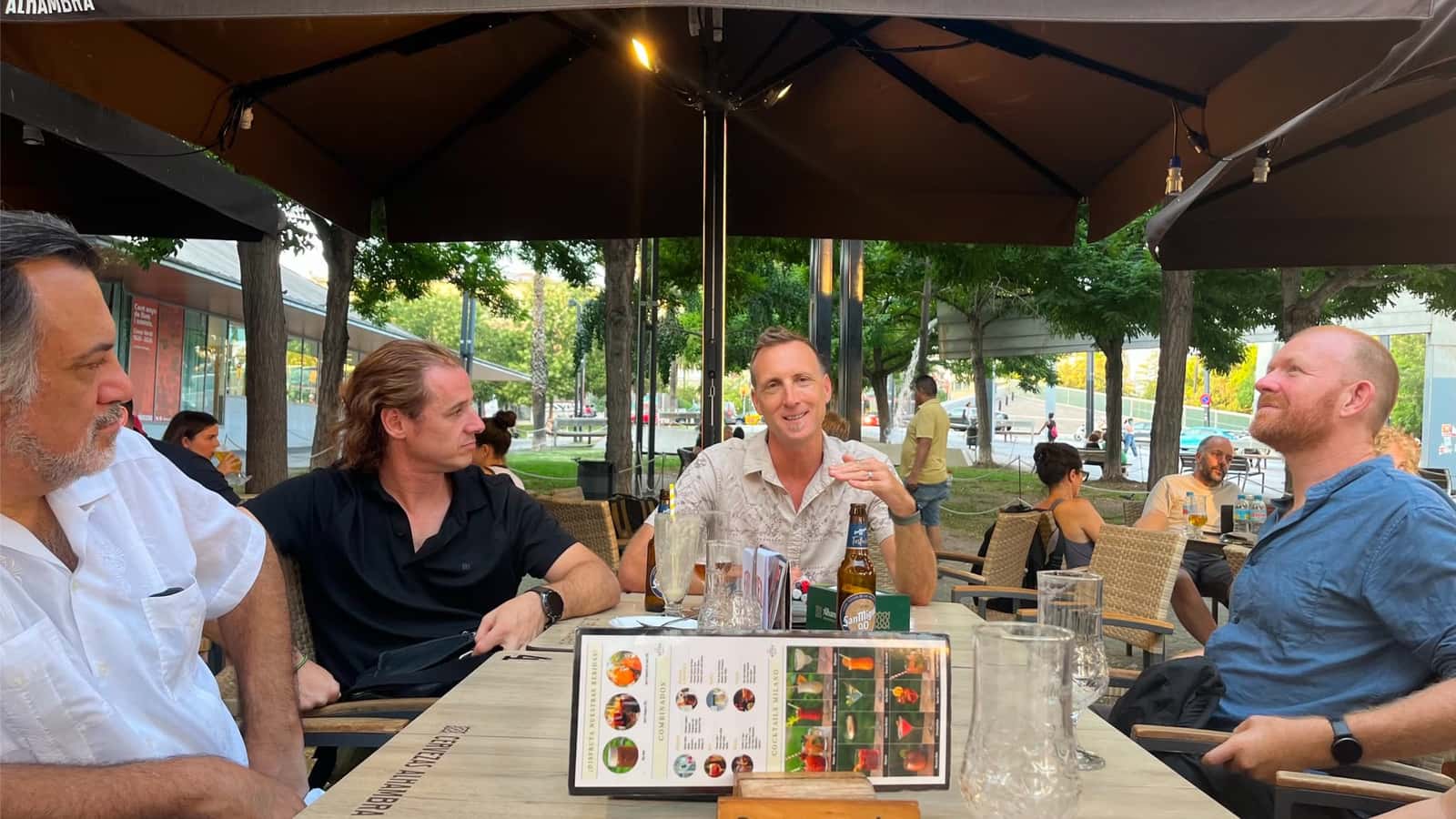 Financial Independence Chat and Casual Drinks in Grácia