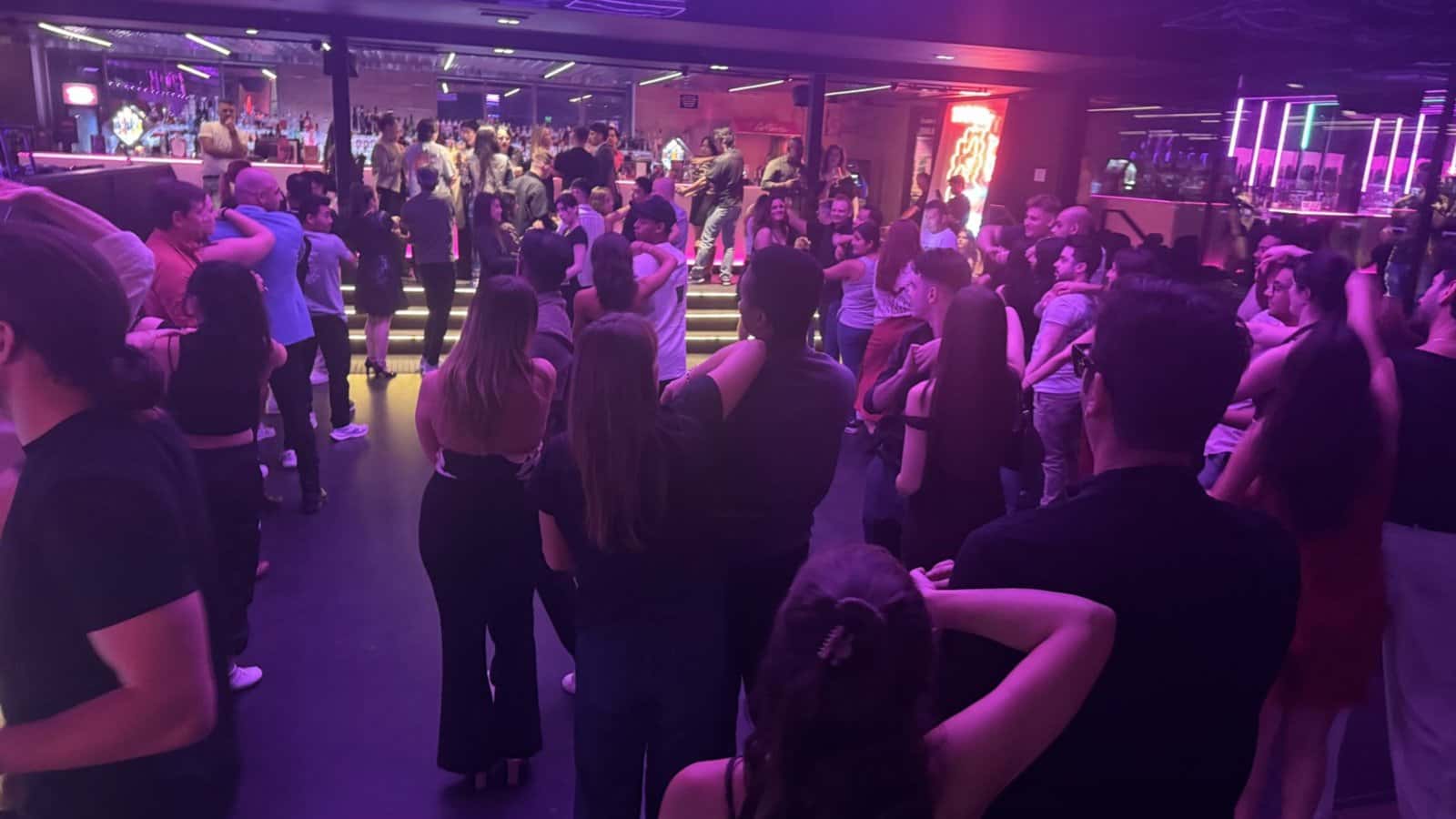 FREE Bachata & salsa lesson! (plus: social dancing)