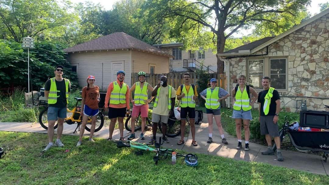 Deliver Food to the Homeless 🚴‍♀️ 🚴 🚵‍♀️