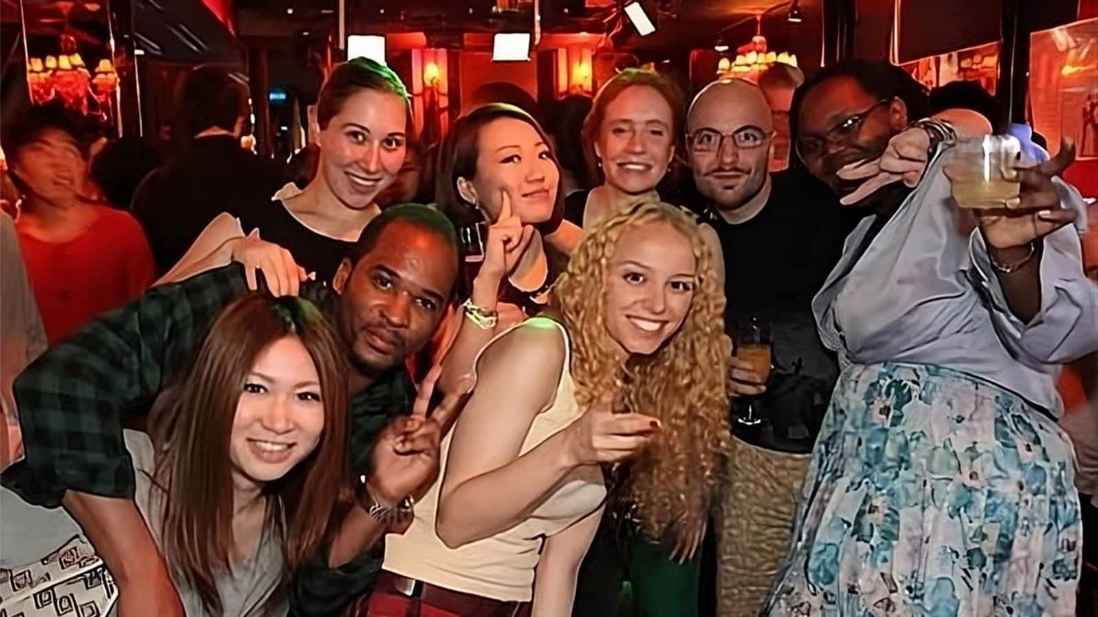 GirlsFree💕 Tokyo Intl Friends Party @ LITTS BAR Shibuya 🍻 国際交流パーティー 東京 @ 渋谷 🎉