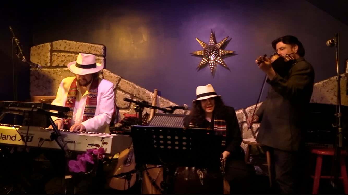 Organic vegan food and live music on Fridays