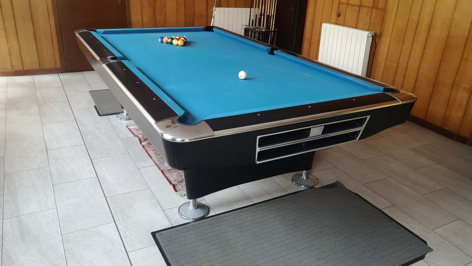 Gruppo di biliardo pool 9 amatoriale