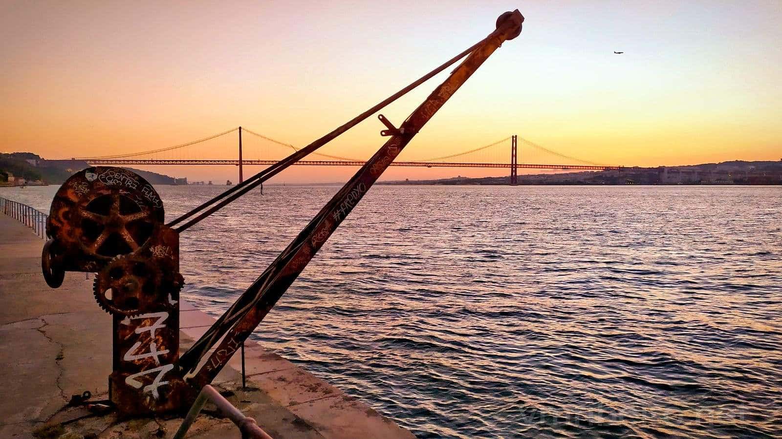 Lisbon Ladies' Dinners: Early Mexican Dinner + Sunset Stroll in Almada