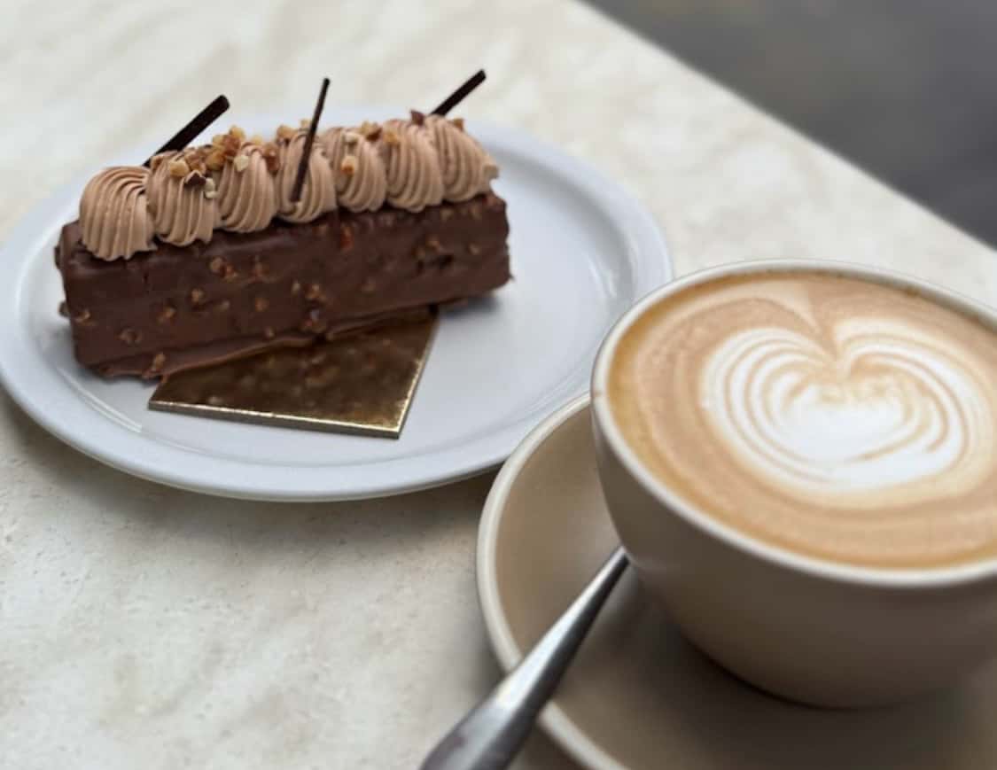 ☕🍫 Coffee, Chocolate & New Friends (20s & 30s) – It's Back! 🎉