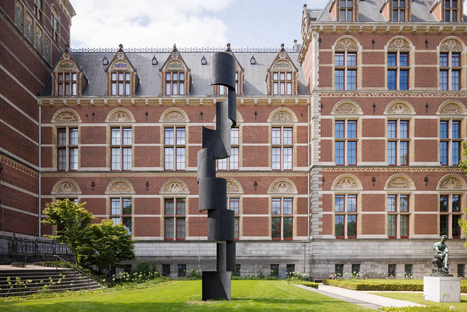 Free exhibition: Carel Visser in the Rijksmuseum gardens