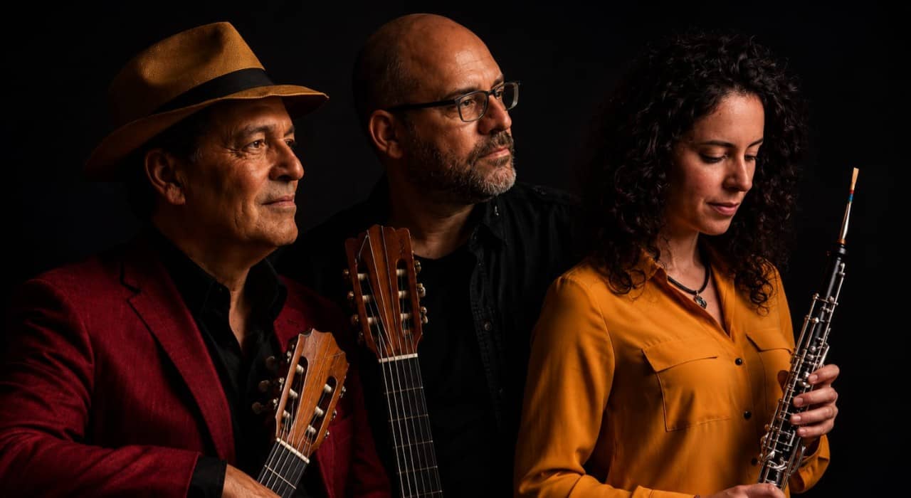 The Brazilian guitar, by Duo Atlantico feat. Maripepa Contreras - Teatro Munganga