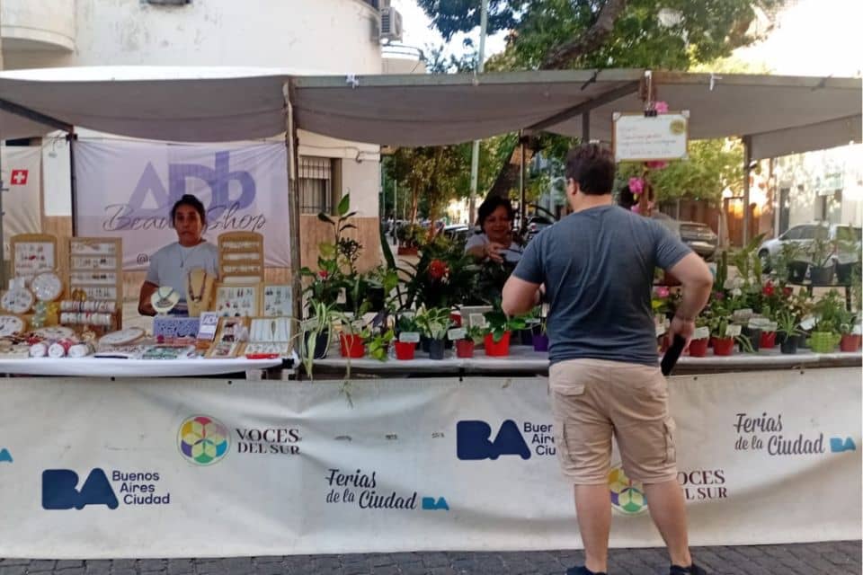 Feria Voces del Sur en Plaza Colombia