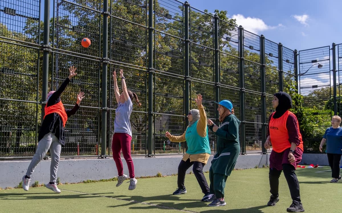 Paris Sportives: fitness, cardio, strength training, and football by Académie Football Paris 18