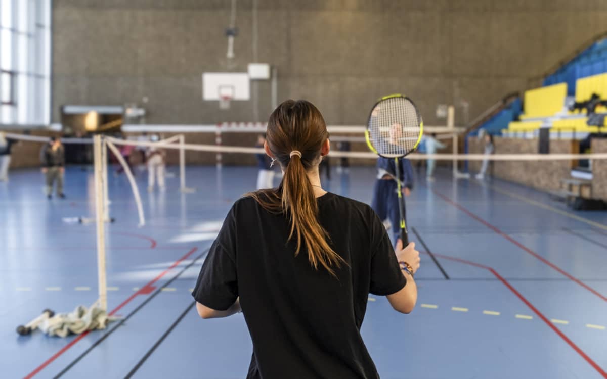 Paris Sunday Sports: Badminton and Table Tennis at Le Stadium Gymnasium