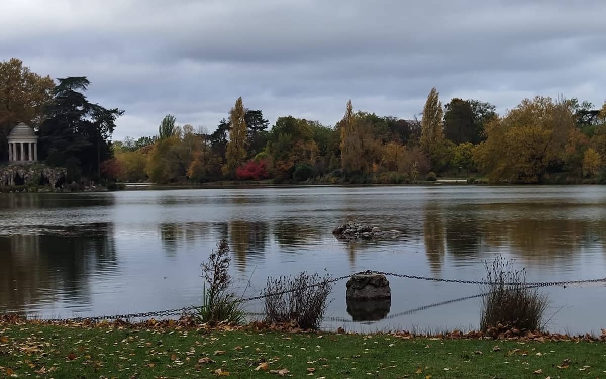 Wellness Walk in Bois de Vincennes: Breathing, Meditation, Sophrology