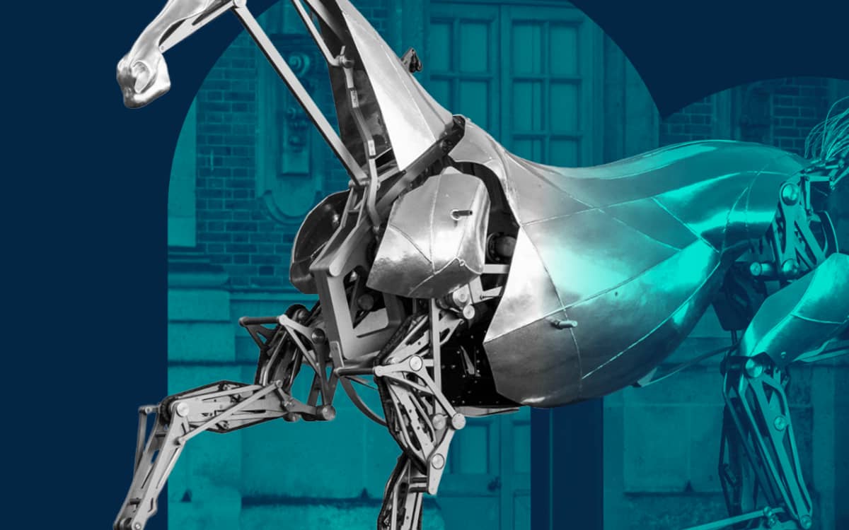 Zeus, the Metal Horse at MuAM - The Installation