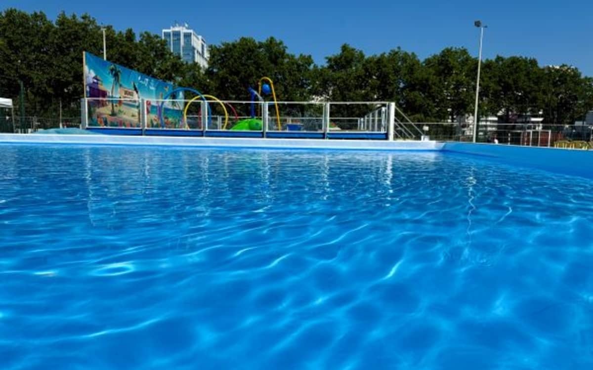 Summer Swim - Just Fontaine