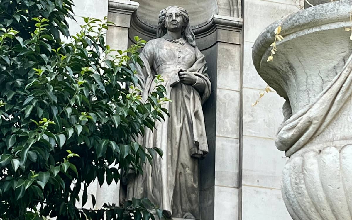 JEP 2026 : Les statues des façades de l'Hôtel de Ville