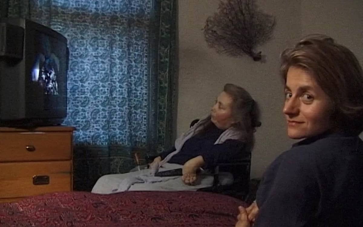 Cheryl Marie Wade, reine-mère des noueux. Lucie Camous & Étienne Chosson