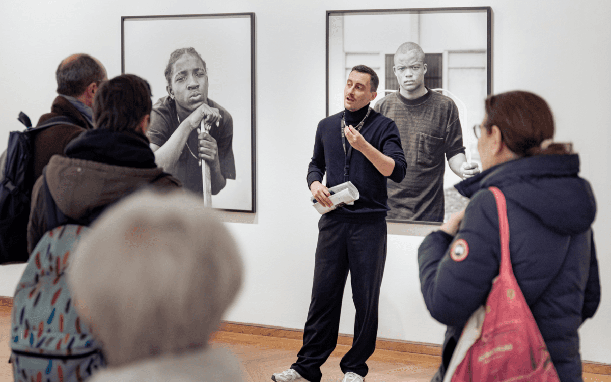 Visite guidée des expositions « La photographie en toutes lettres » et « Camille Vivier »