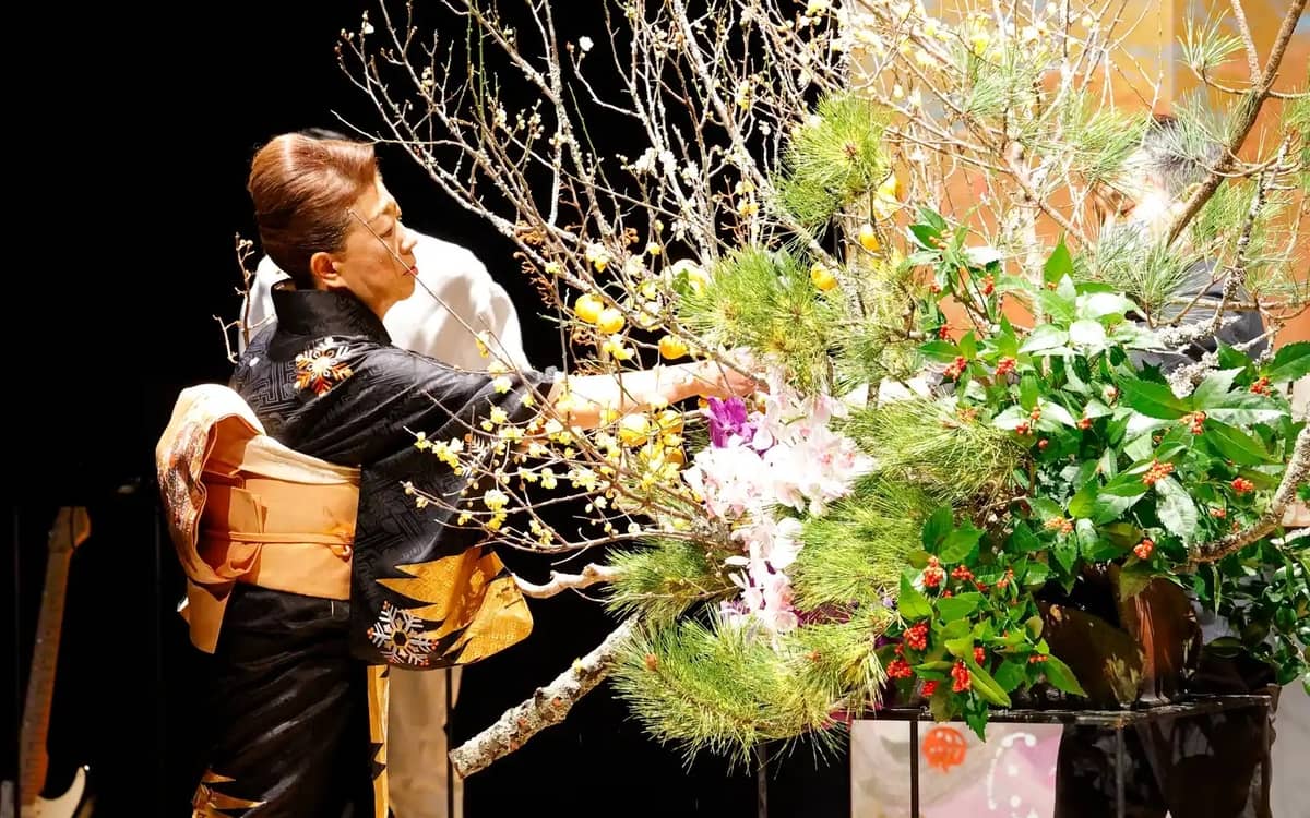 Performance "Dans une composition, une fleur est une personne "
