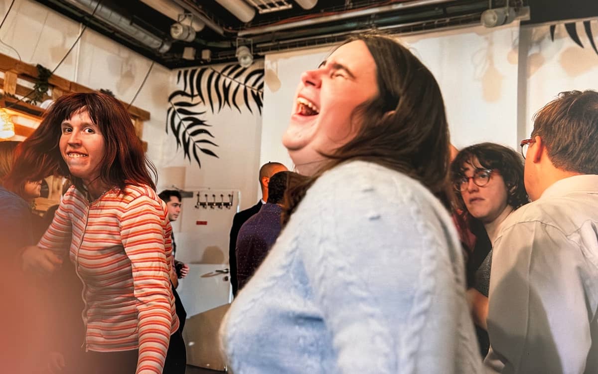 Expo Photos : La fièvre du samedi soir à la MDPH de Paris