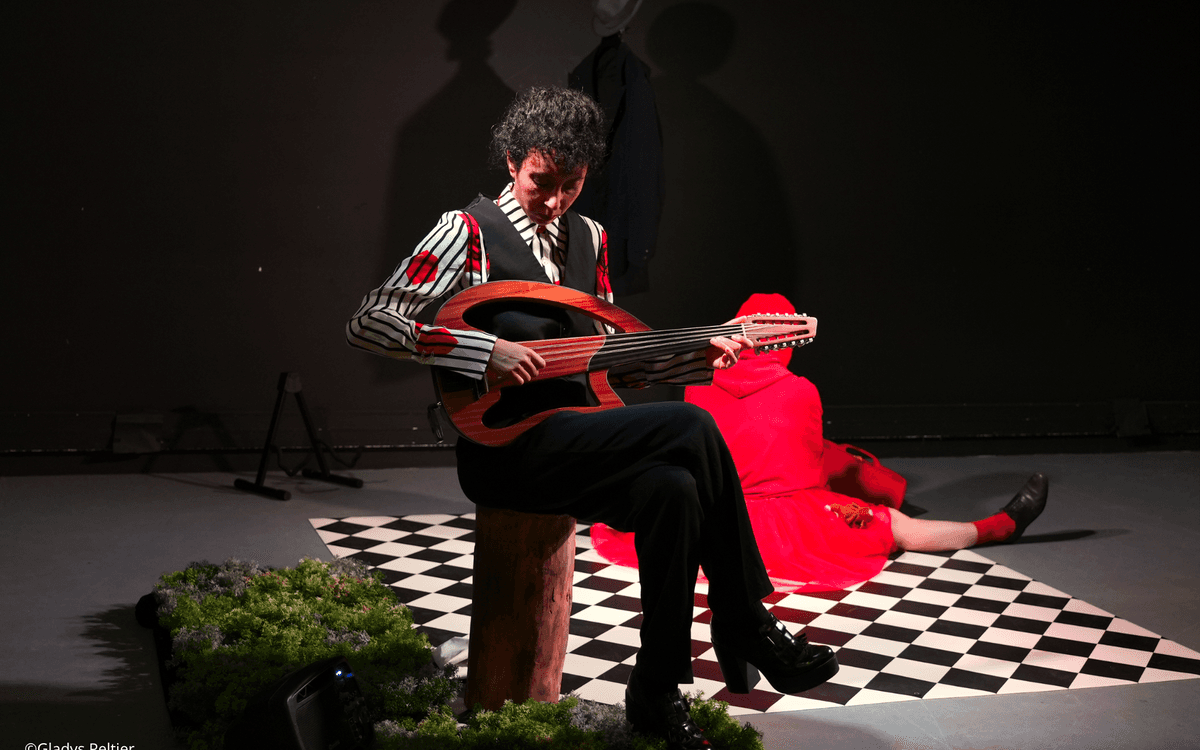 Spectacle Le Petit Chaperon Rouge ou la faim du silence