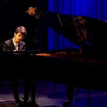 Tribute: Luiz de Moura Castro in Memoriam