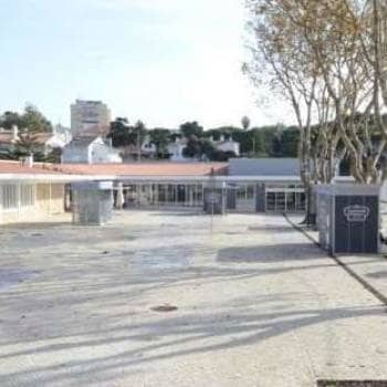 Feira da Bagageira em Carcavelos