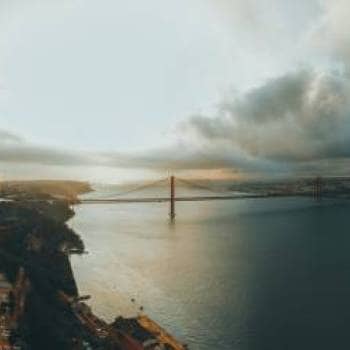 Uma Ponte, Duas Margens