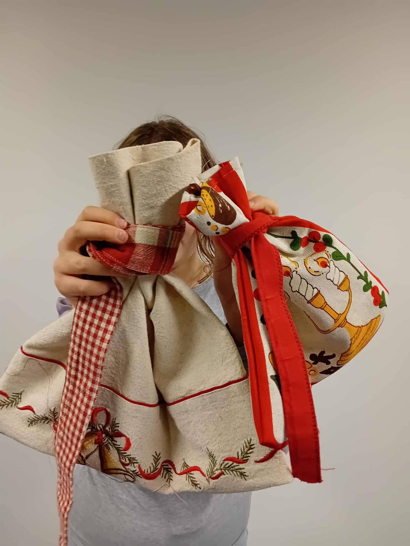 Lag julepynt og gaveposer med RELOVE!