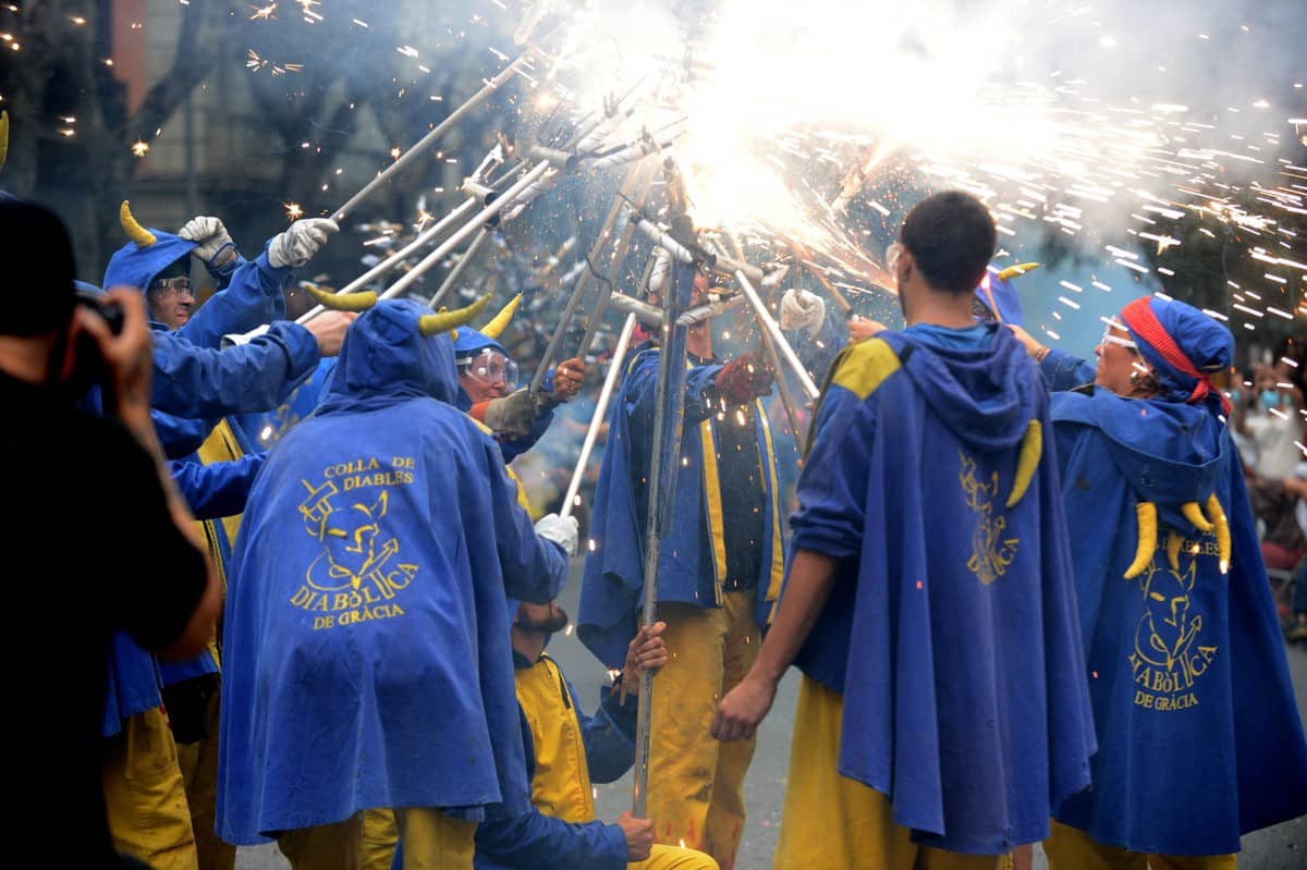 Tabalada i correfoc per la Diada de la Diabòlica de Gràcia