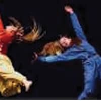 Espectacle "Caiguda lliure per a persones amb vertigen" de Bragacadavra