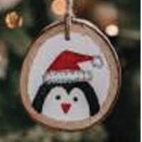 Casalet de Nadal: Taller 'Decoracions de fusta per a penjar a l'arbre'