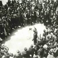 Xerrada sobre l'exposició 'Les flors de maig, cent anys cantant al Raval'