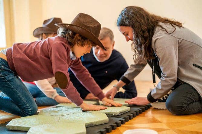 Visita dinamitzada 'Indiana Stones: explorem!'