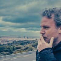 Monòleg "La nit del peix kiwi" amb Santi Ricart