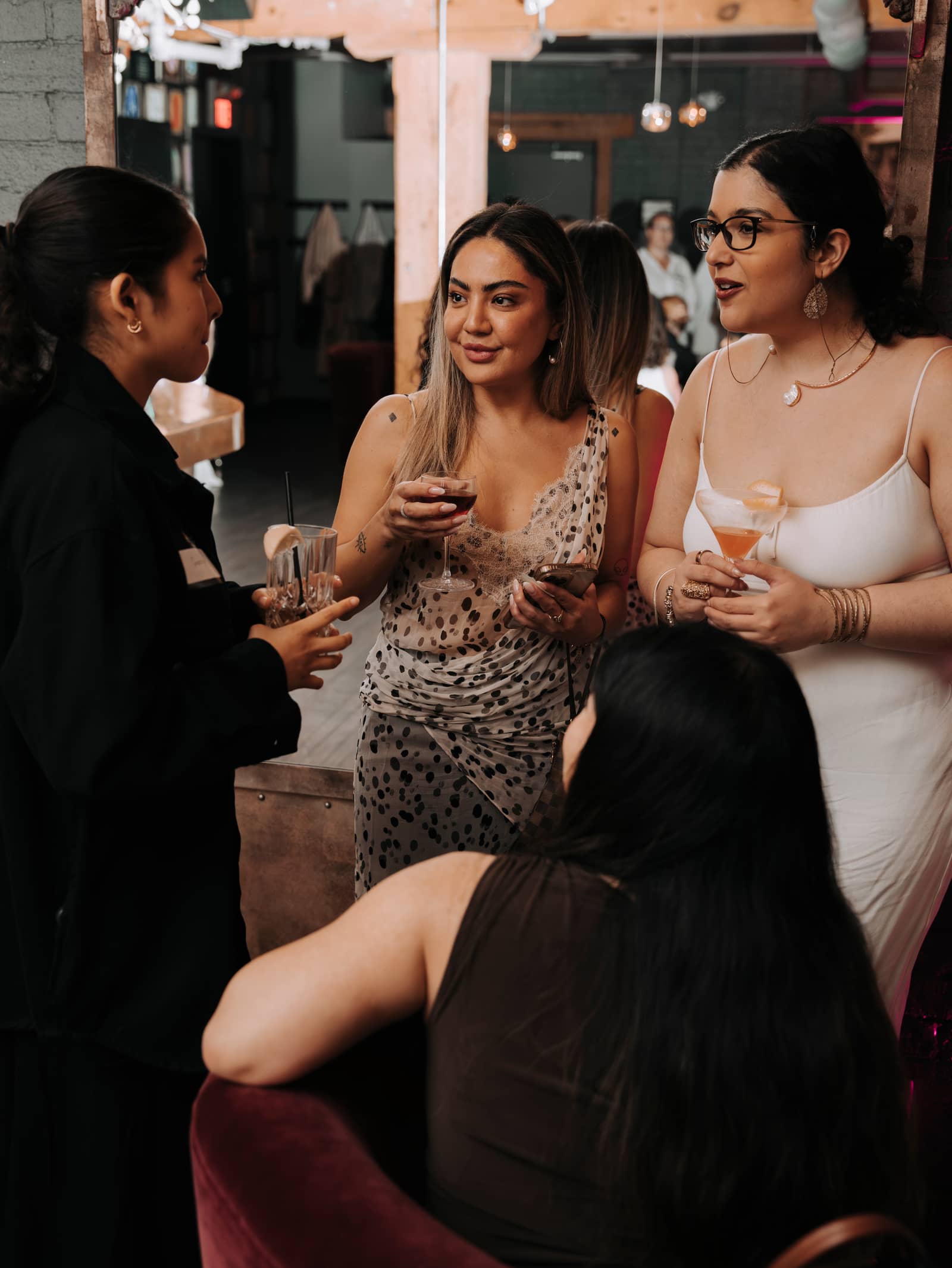 Plot Party 📚🍸