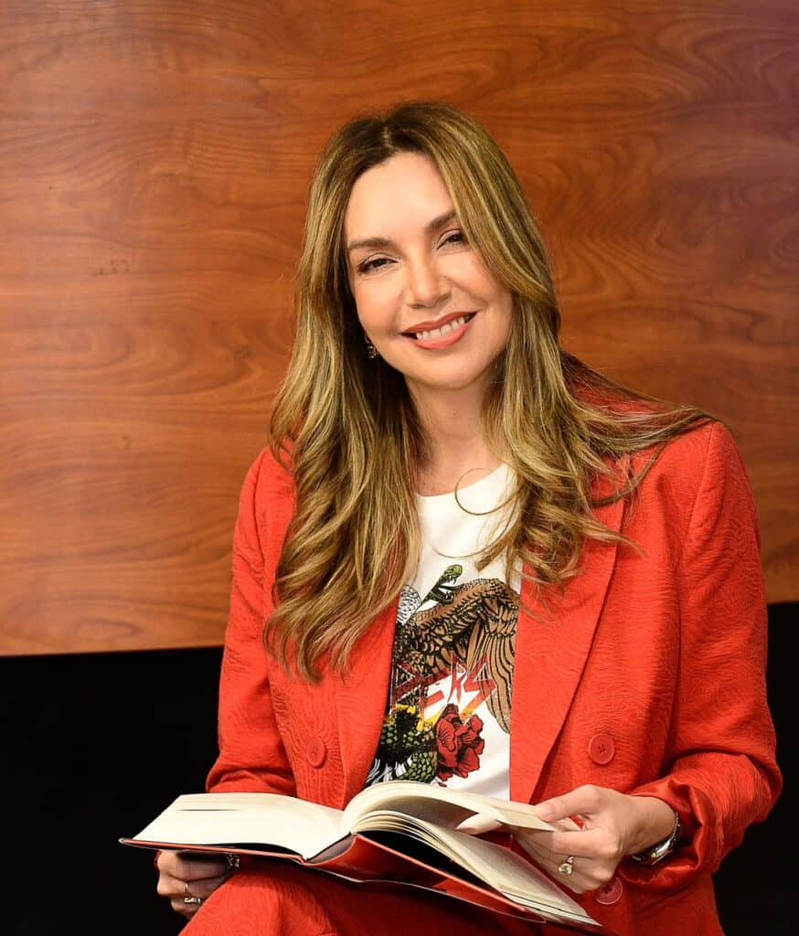 Gabriela Llanos presenta "Cuando fuimos inmortales"
