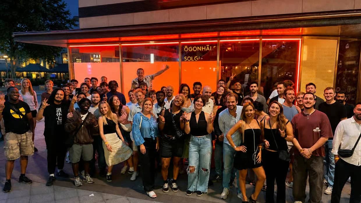 Pub Crawl + Games + Clubbing (Meet New People!)