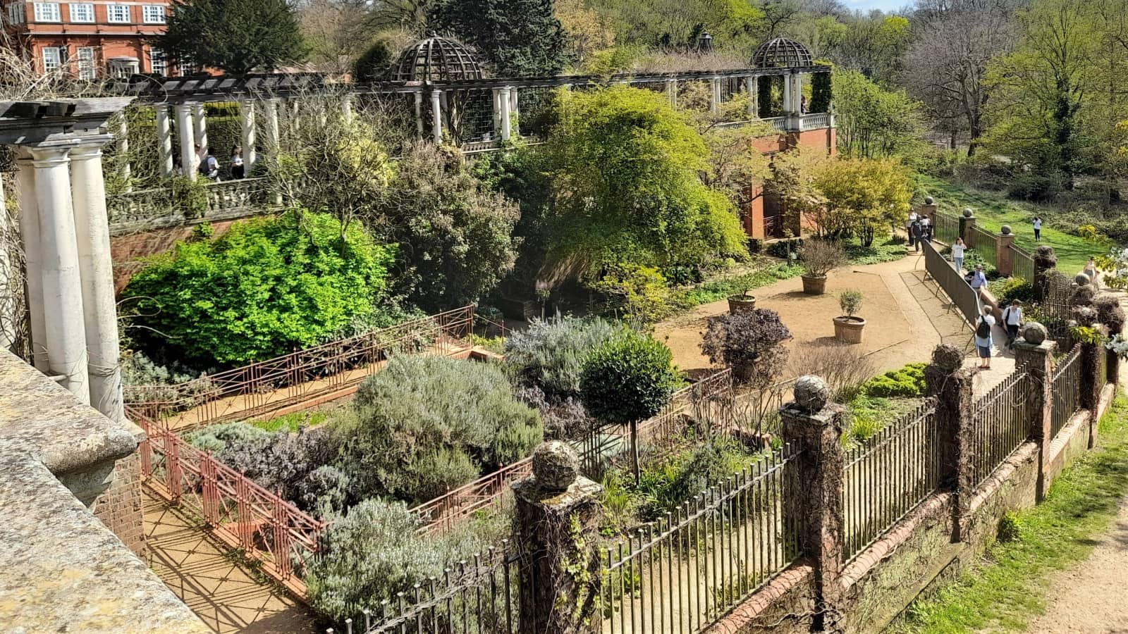 Bank Holiday trek – Golders Hill Park and Pergola, 3.5 miles