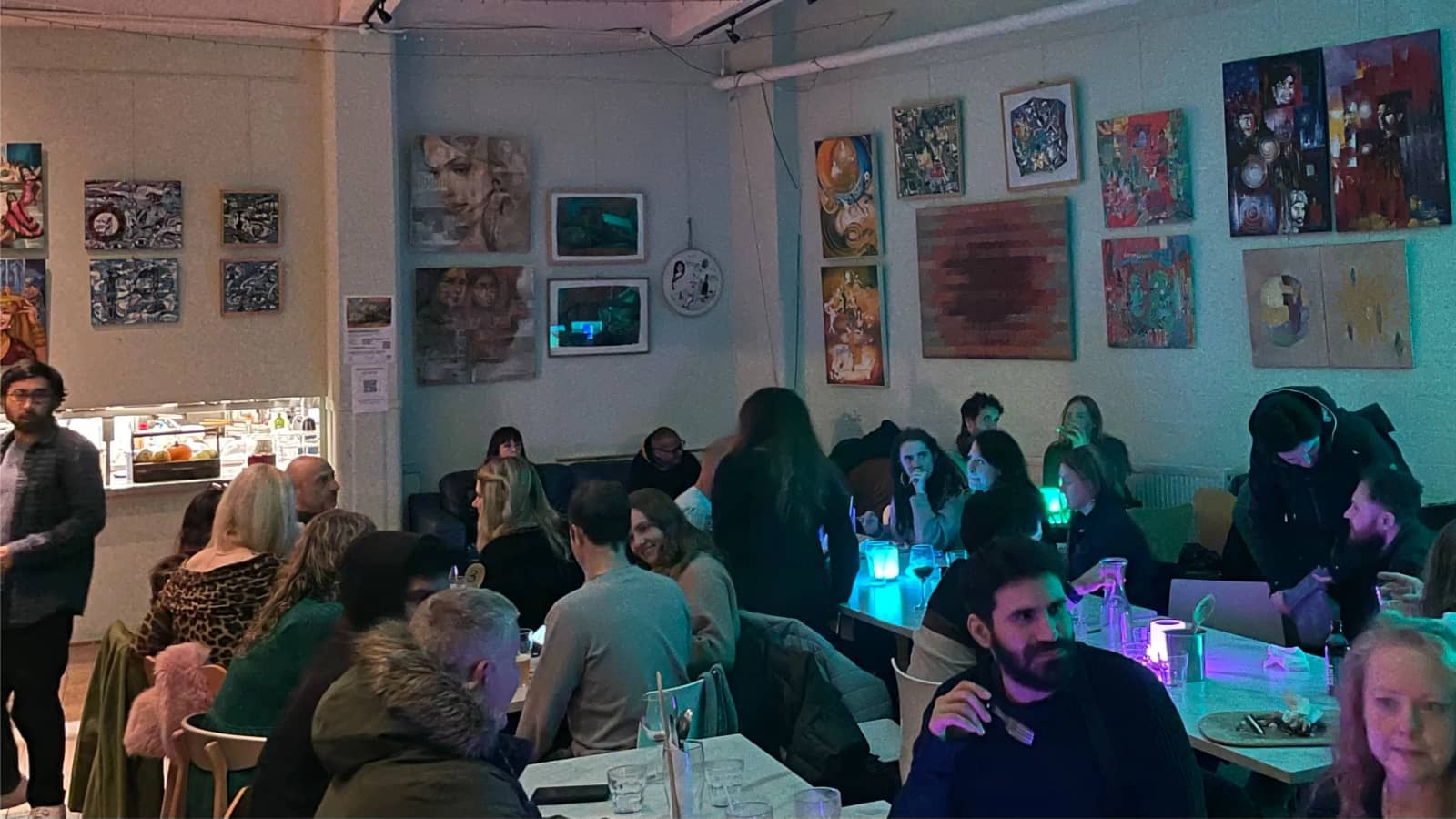 🍸 London Vegan Mixer: social, live music, karaoke