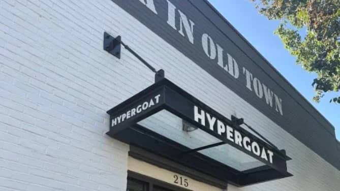 Coffee shop hopping and walking in Old Town Alexandria - Close to King St Metro