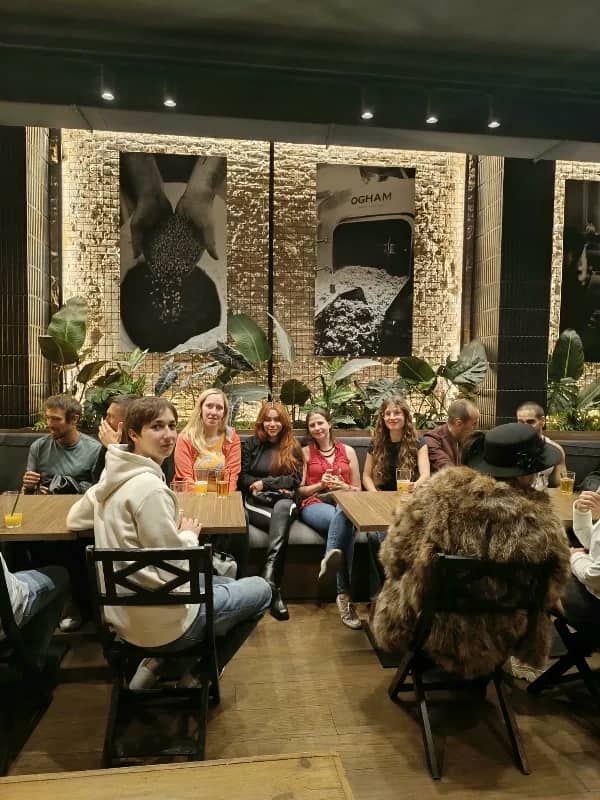 SUNDAY VIBES & HAPPY HOUR + STAND UP COMMEDY & LIVE MUSIC