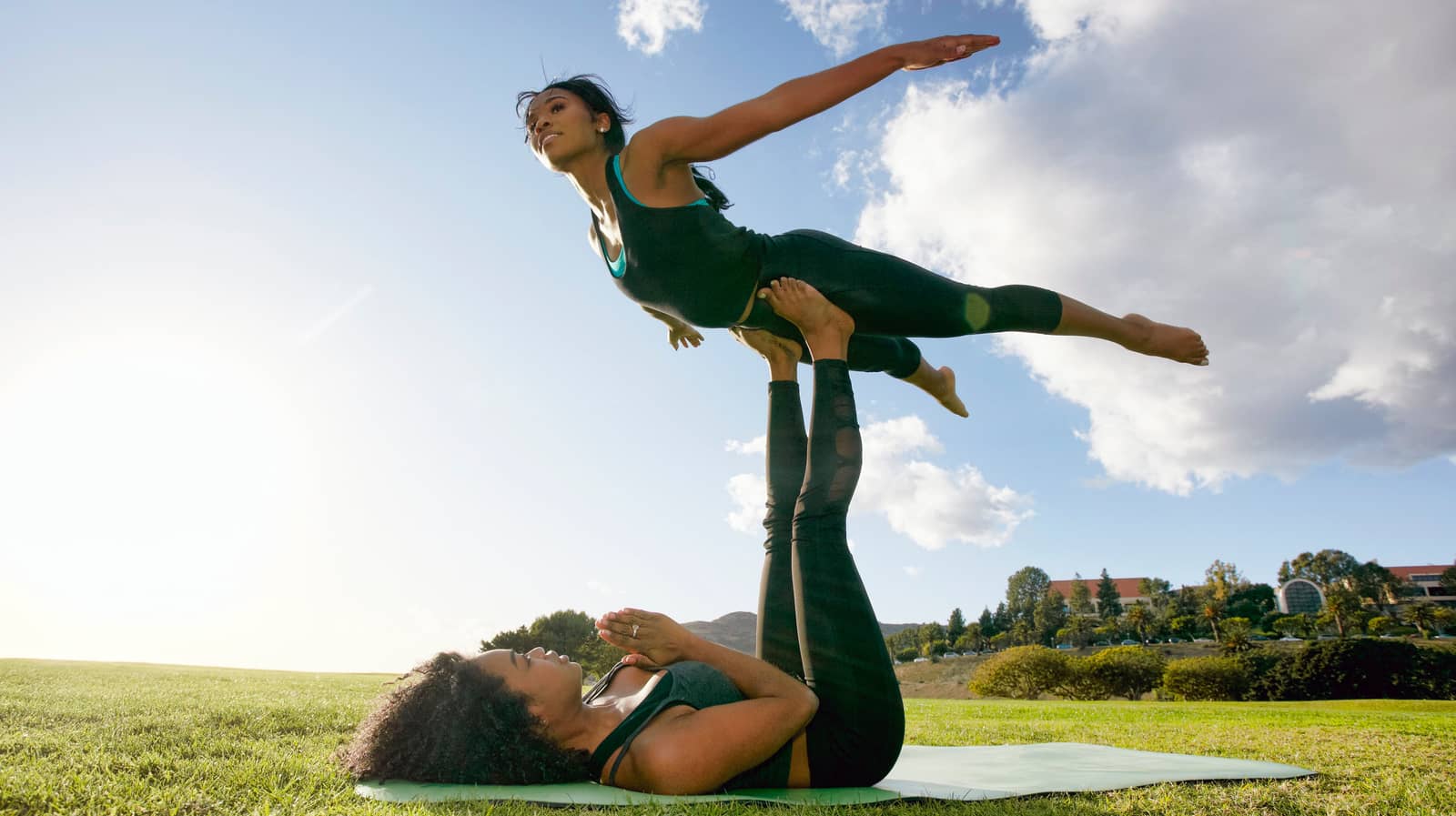 Acro yoga in the park 🌞