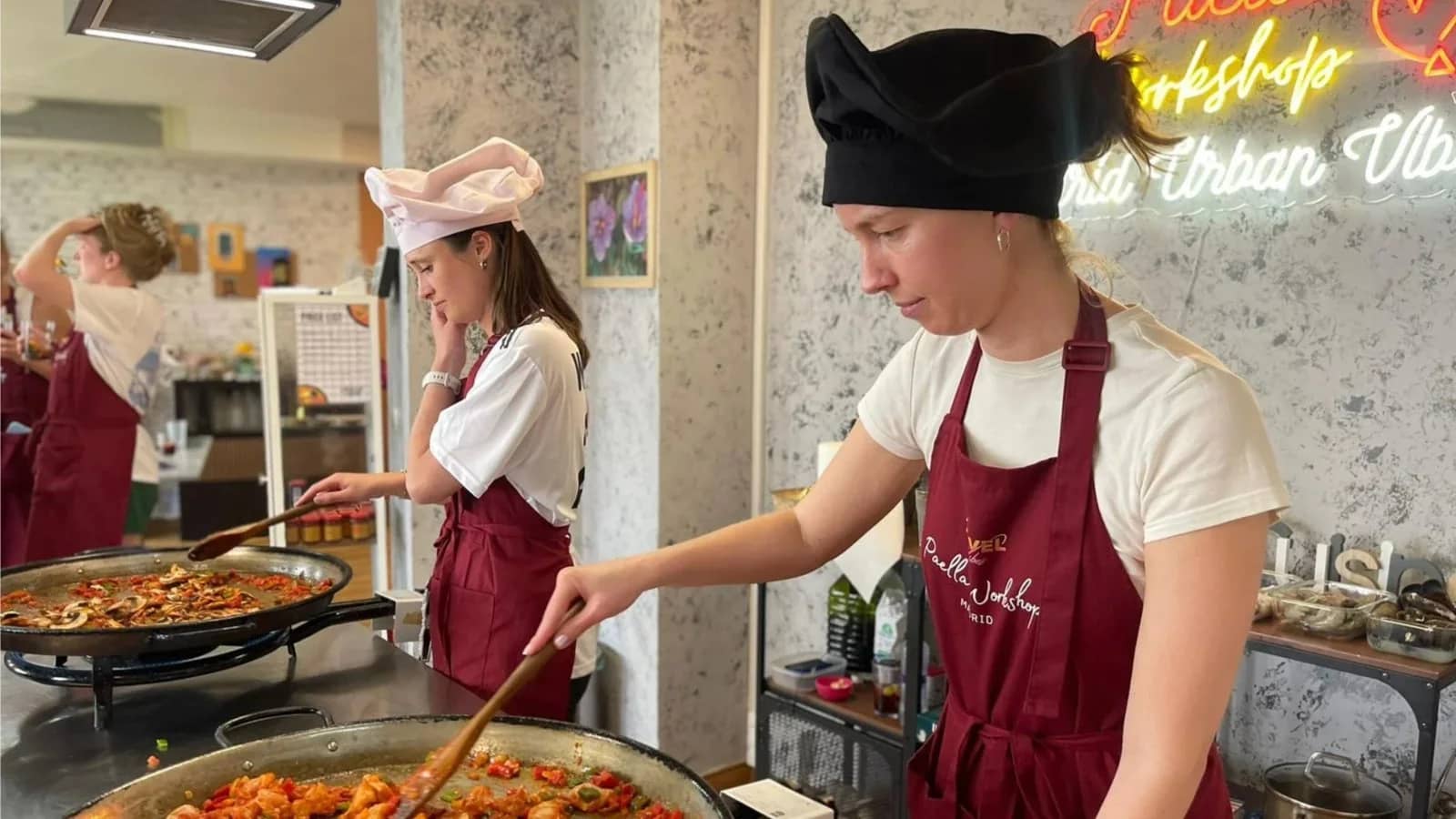 Paella and Sangria Workshop in the City Center🥘