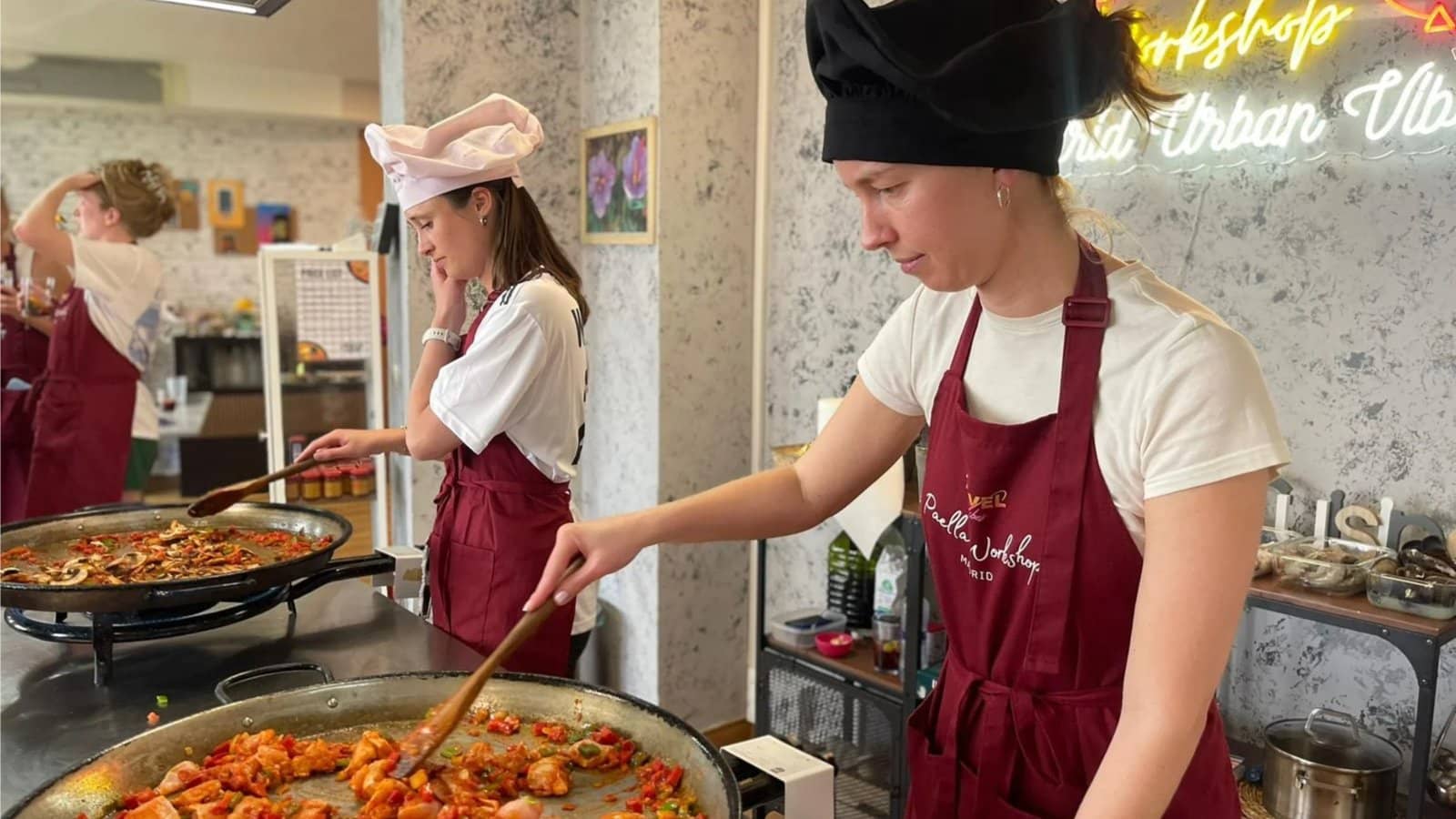 Paella and Sangria Workshop in the City Center🥘
