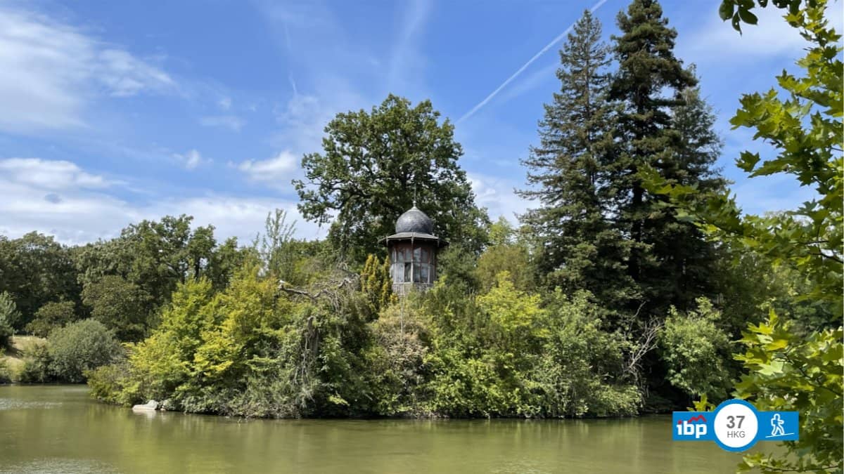Bois de Boulogne: Lakes and Lodges