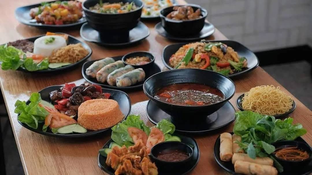 🌸 Welcome Spring - Vegetarian & Vegan Food Crawl 🌱 | Meet New Friends