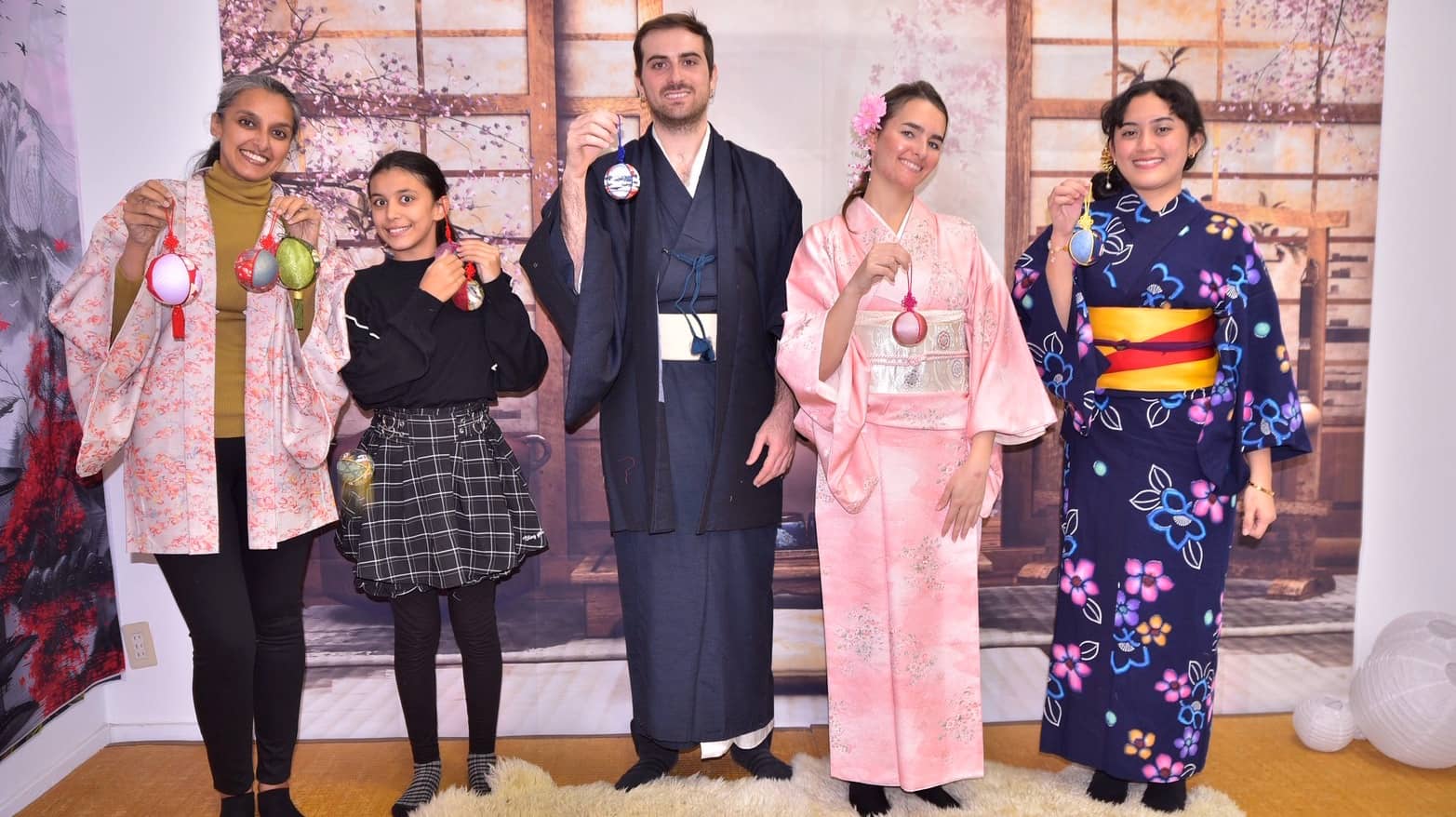 🌸 Wear a Traditional Japanese Yukata & Temari Workshop 👘