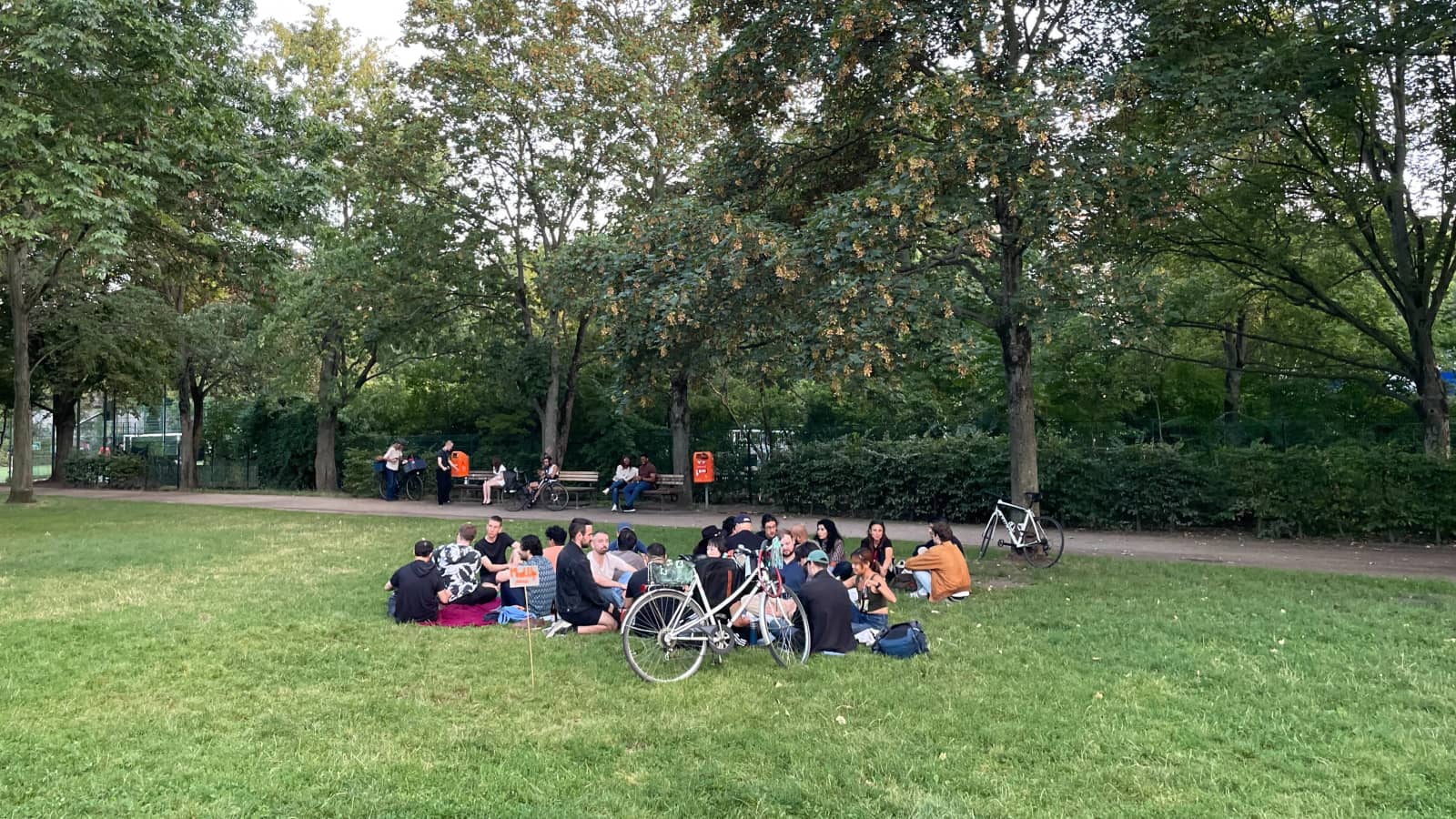 FR/ES/IT/DE Language Exchange Picnic @ Monbijou Park