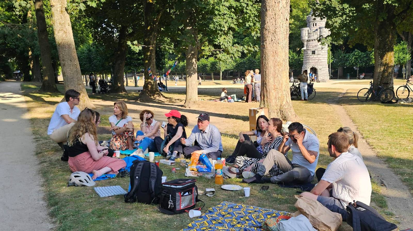 Italian Conversation in Parc du Cinquantenaire (near Tournai Tower)