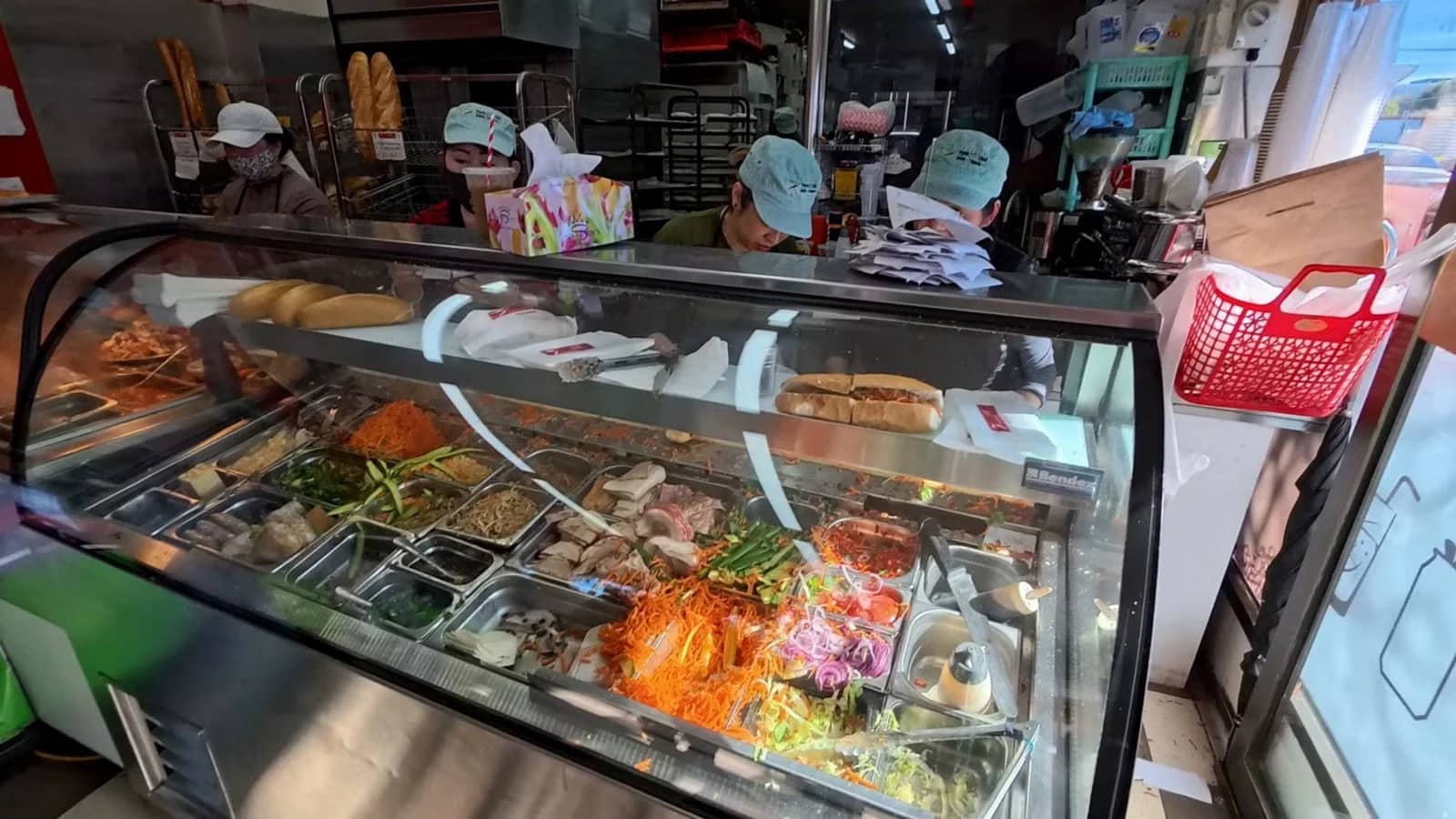 City - St Albans and back via Essendon Nth (Bánh mì ride). (48 km)